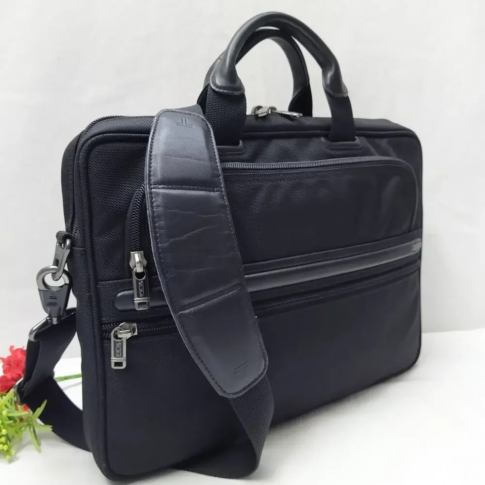 Tumi 2 Way Black Nylon Zipper Around Laptop Briefcase Messenger Bag - Picture 4 of 16
